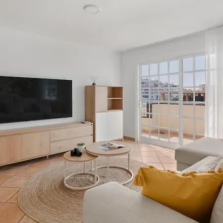 Apartment Obsidian Canarysol